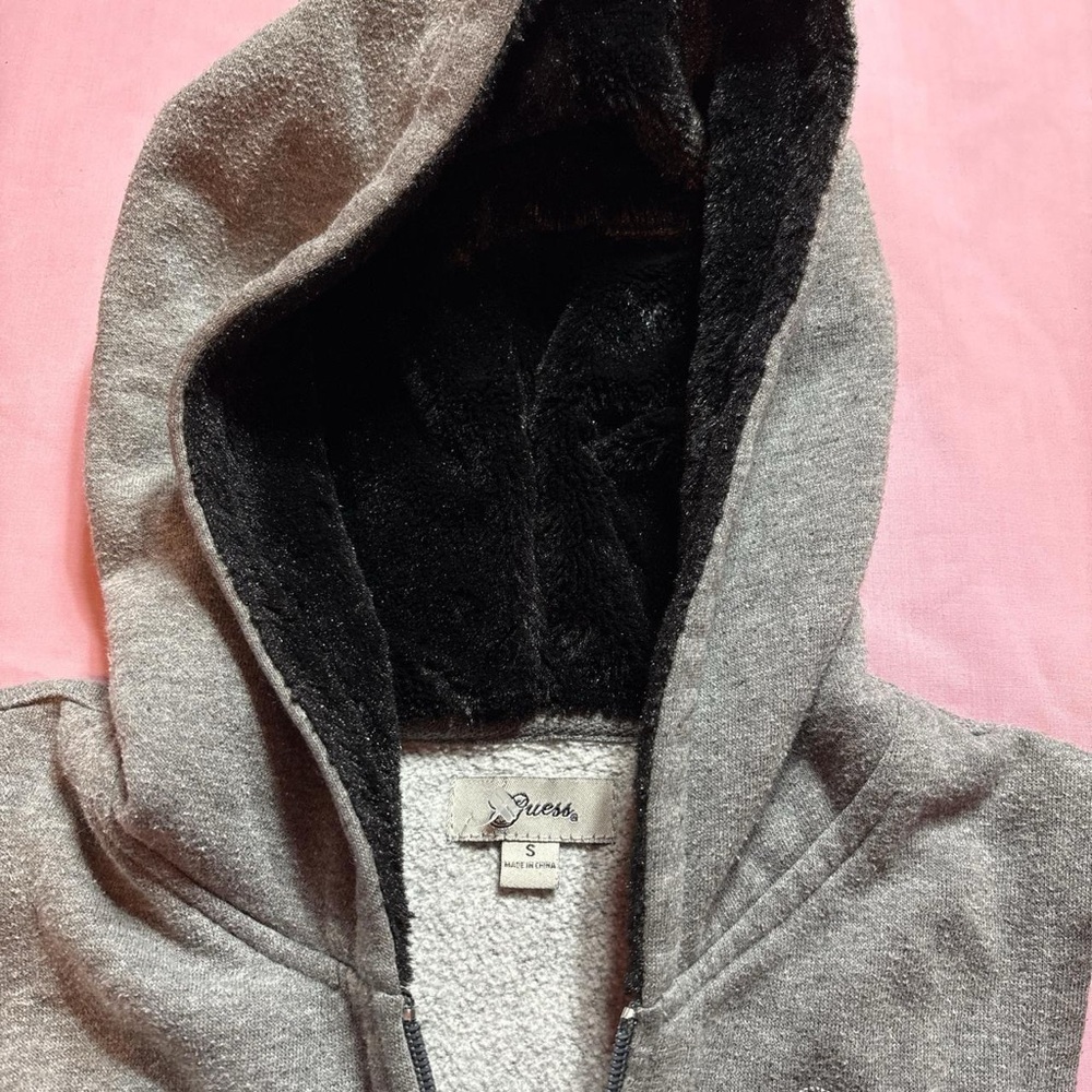Vintage Guess Hooded cropped Vest with fur lined hood - Picture 5 of 11